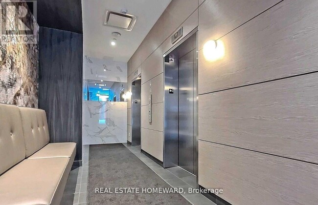 Photo du bâtiment - 15 Baseball Pl