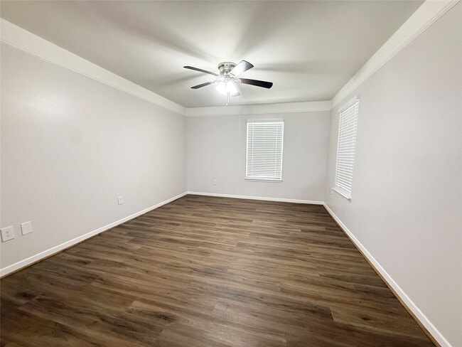 Foto del edificio - 500 Willow Dr
