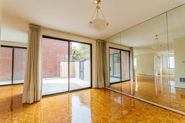 Foto del edificio - 550 Davis St