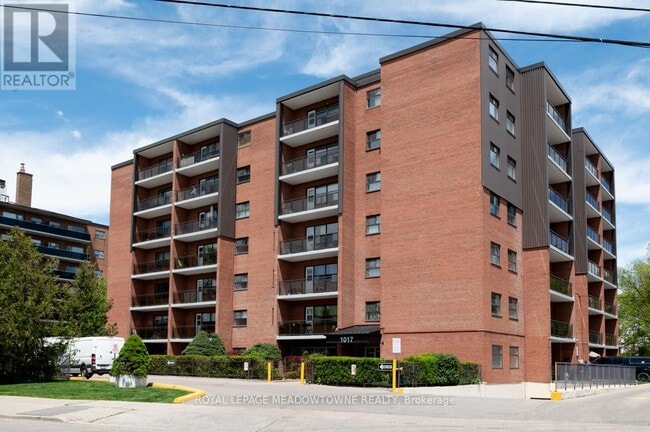 Building Photo - 1017-1017 Seneca Ave