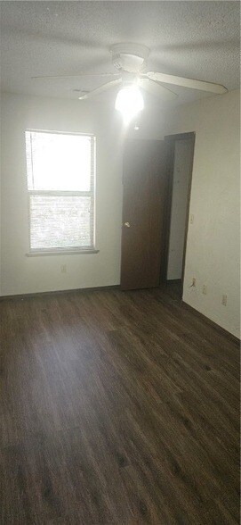Foto del edificio - 635 Whitham Ave