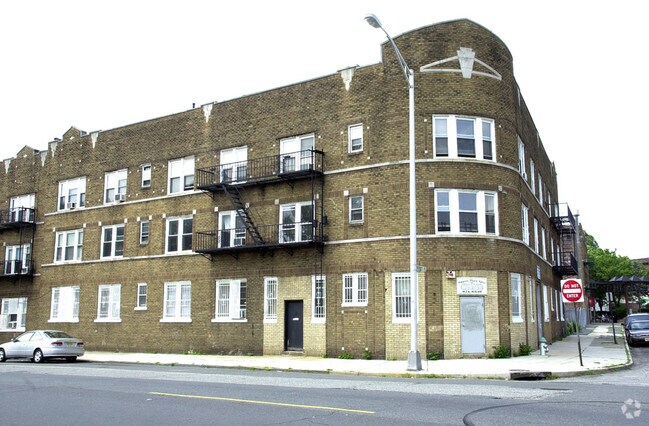 Foto: 12 Ampere Parkway (exterior del edificio) - 12-16 Ampere Pky