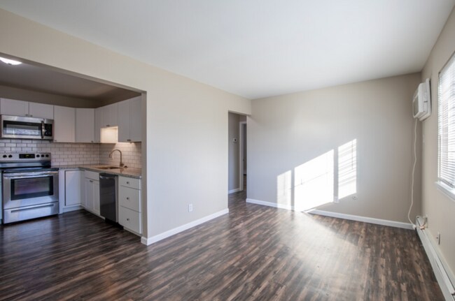 Building Photo - 1746 Goddard Rd