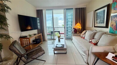 Building Photo - 1750 N Bayshore Dr