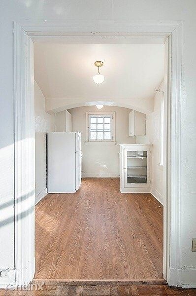 Building Photo - 1 br, 1 bath Apartment - 5646 Hobart Street 3