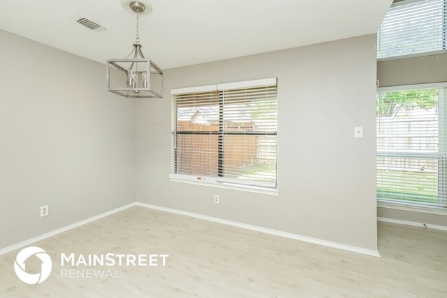 Foto del edificio - 930 Boxwood Dr