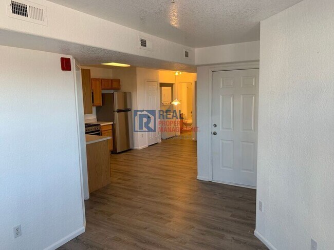 Foto del edificio - 960 S Dawson Way