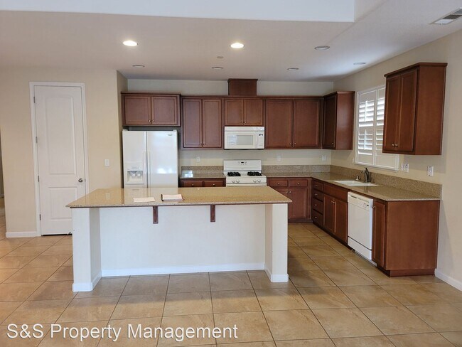 Building Photo - 3 br, 2 bath House - 1385 Highland Drive