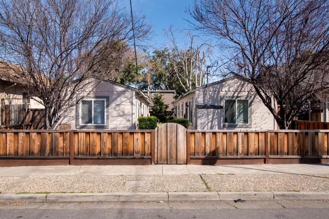 Building Photo - 330 Arleta Ave