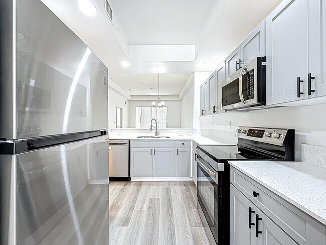 Foto del edificio - 3180 N Haverhill Rd