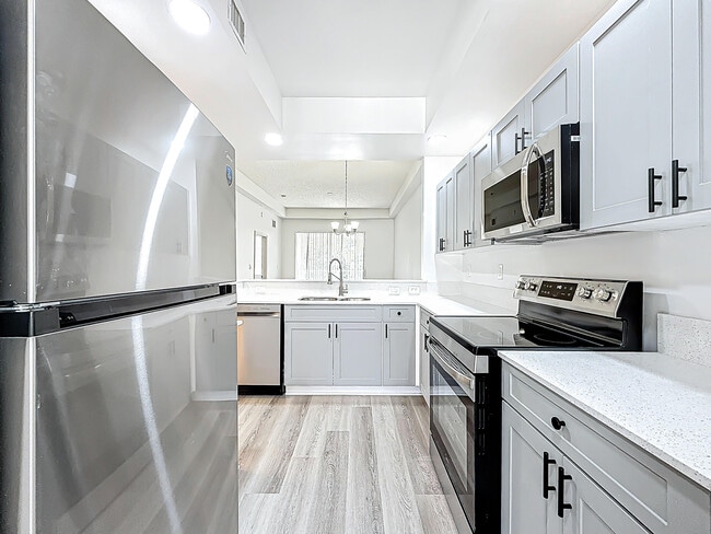 Foto del edificio - 3180 N Haverhill Rd