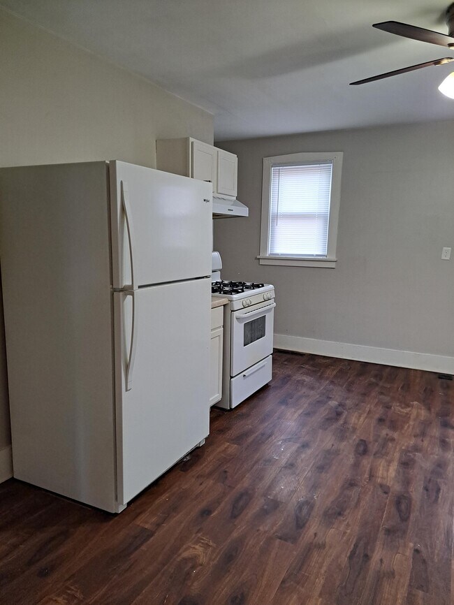 Building Photo - 434 N Lemon Ave