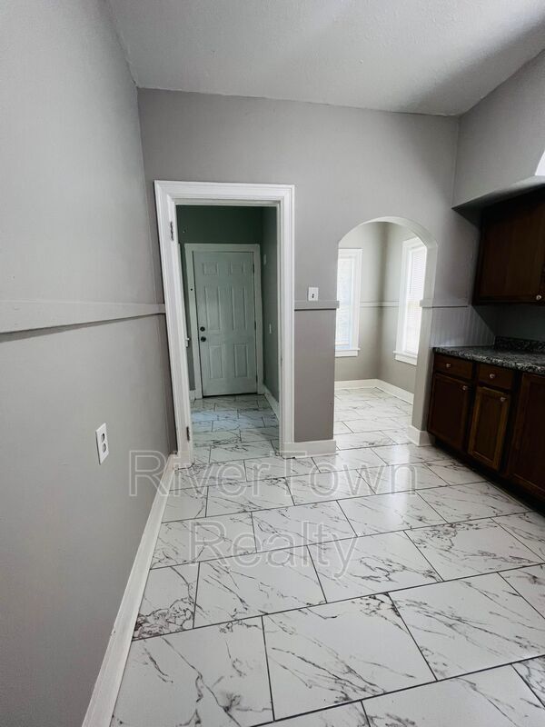 Foto del edificio - 907 Birch St
