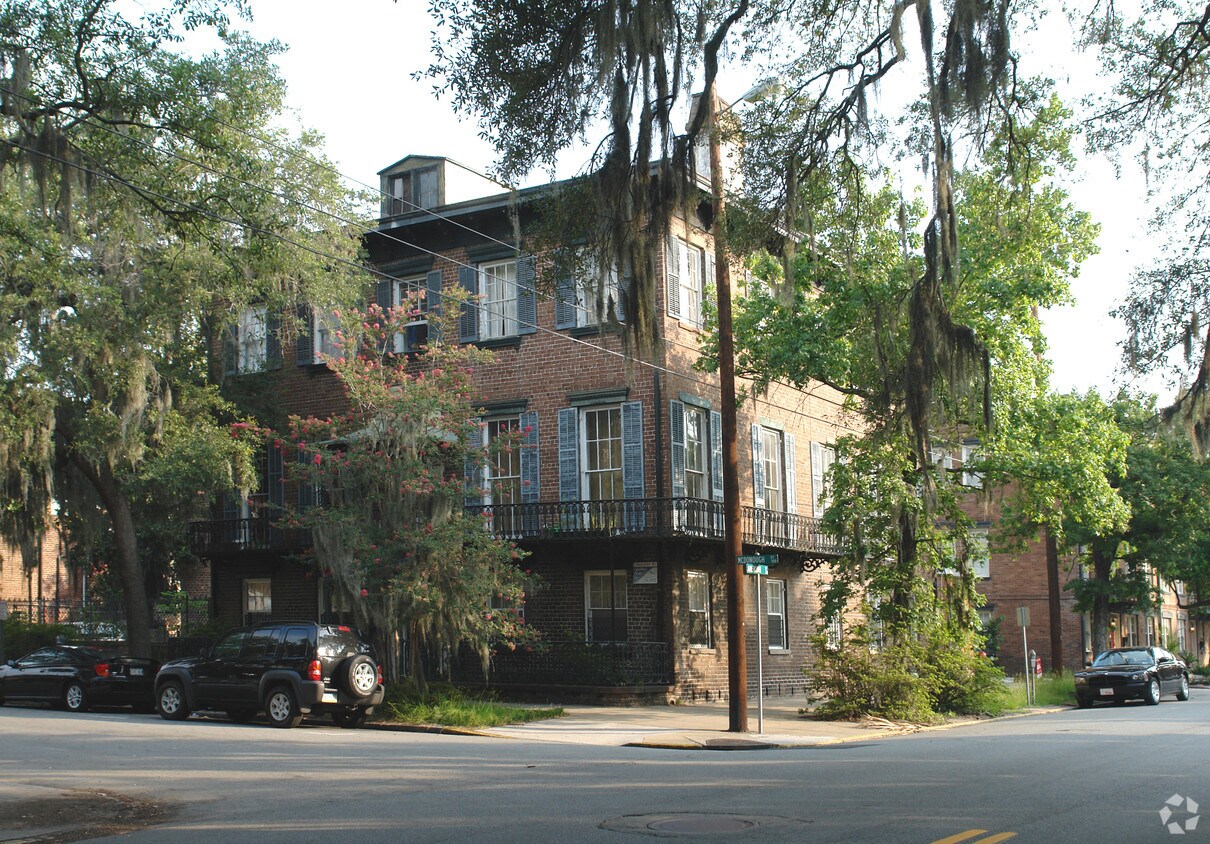 Foto del edificio - 124 Mcdonough St