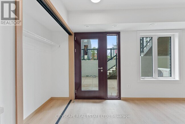 Photo du bâtiment - 3427 Sheppard Ave E