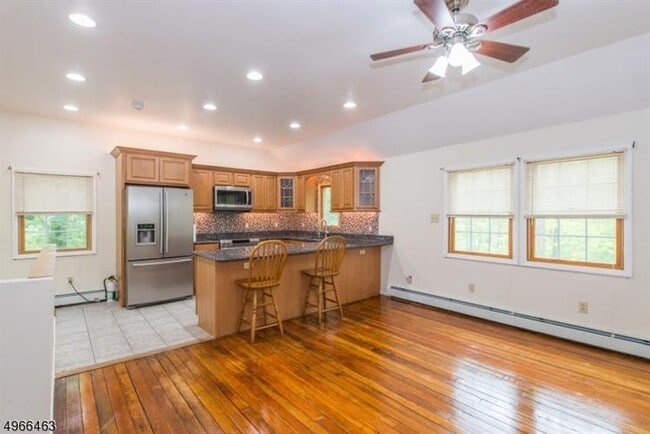 Building Photo - 69 Kitchell Rd