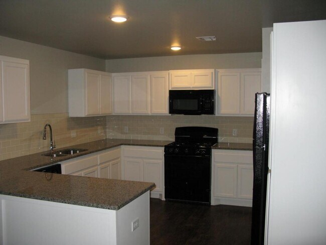 Foto del edificio - 11717 Surrey Hills Blvd. Yukon, OK. 73099