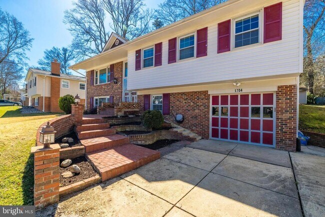 Building Photo - 1704 Pebble Beach Dr