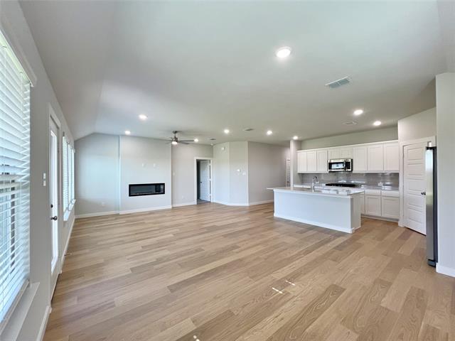 Building Photo - 1106 Airbender Dr