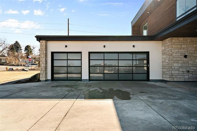 Building Photo - 3203 Hillside Dr