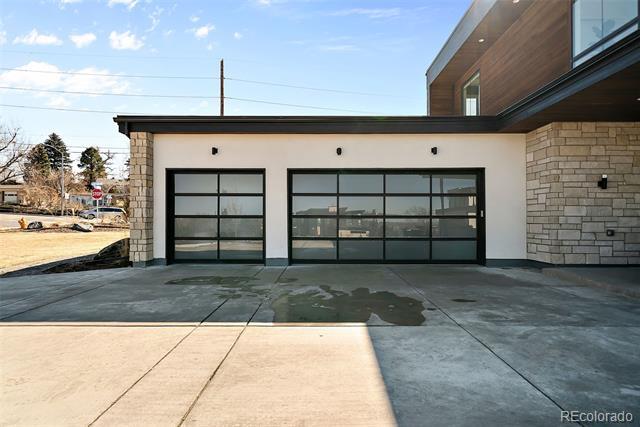 Foto del edificio - 3203 Hillside Dr