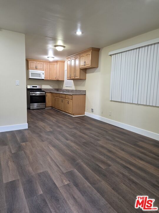 Foto del edificio - 754 E 84th Pl