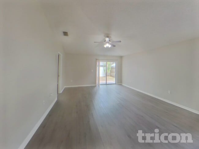 Foto del edificio - 4432 Country Hills Blvd