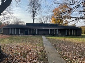 Building Photo - 5012 Old Maysville Rd