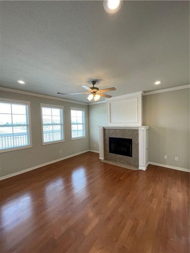 Foto del edificio - Nice Row Home in W Fayetteville in Rupple Row