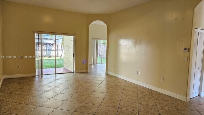 Foto del edificio - 14209 SW 160th Ct