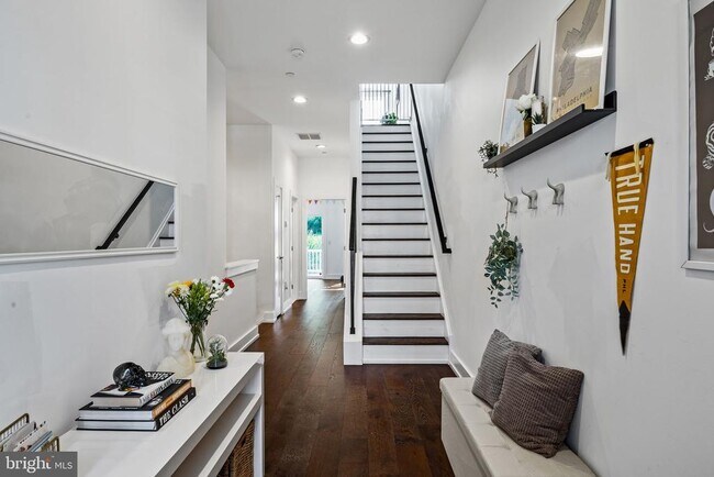 Foto del edificio - 6707 Cinnaminson Ct