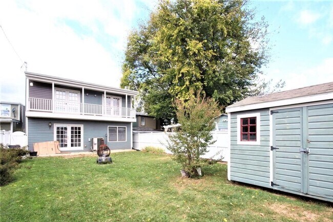 Foto del edificio - Updated Downtown Frederick Property in prime location available mid August!