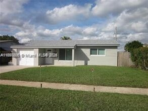 Building Photo - 7571 Pierce St