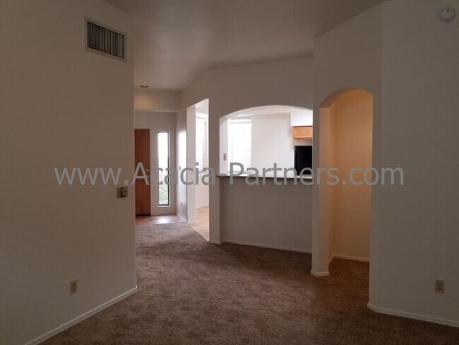 Foto del edificio - 3 Bedroom/2 Bath in Gated Community