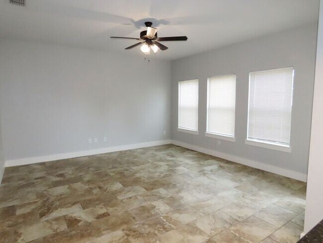 Foto del edificio - Bullard ISD! Gorgeous 2 Bedroom, 1 Bath Du...