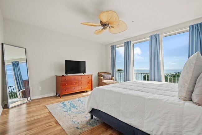 Foto del edificio - 1593 Pinellas Bayway S