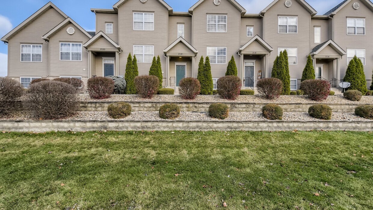 2118 Austrian Pine St, Lockport, IL 60441 Townhome Rentals in
