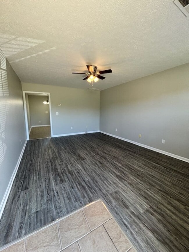 Building Photo - 145 Croghan Way