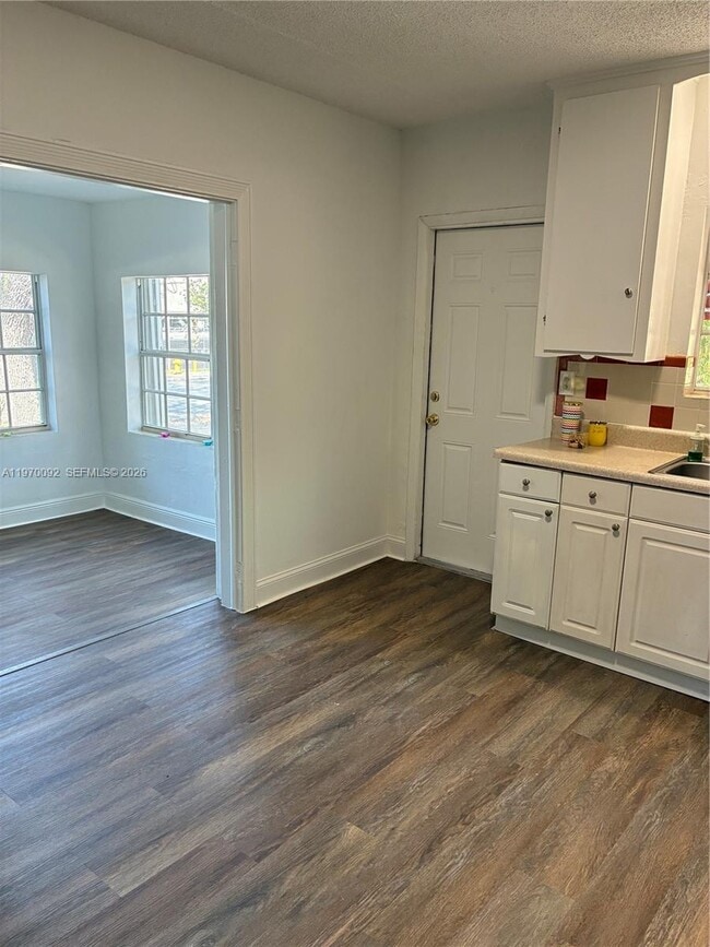 Foto del edificio - 750 NE 86th St