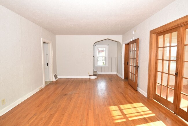 Foto del edificio - 3 bedroom 1.5 bath home next to IUSB.