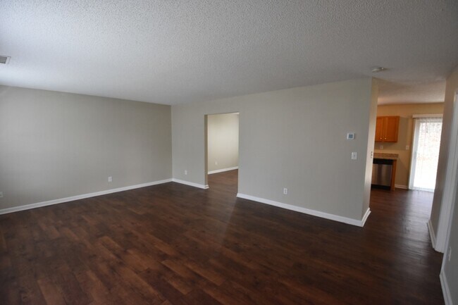 Foto del edificio - 2074 Chapel Creek Rd SW