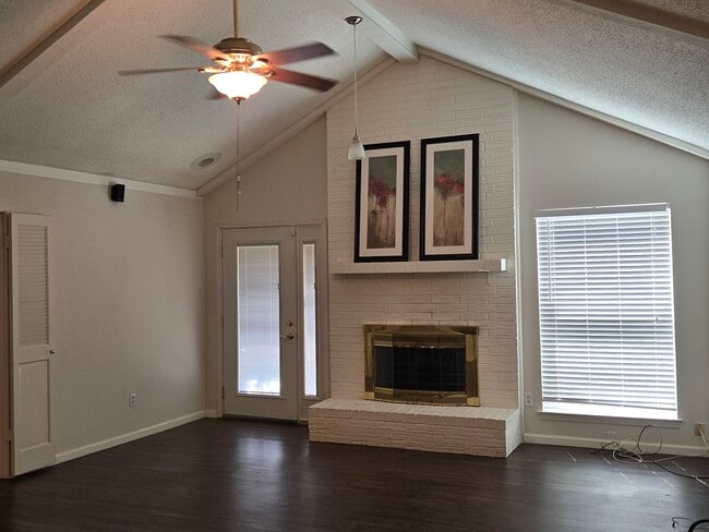 Building Photo - 2211 Placid Dr