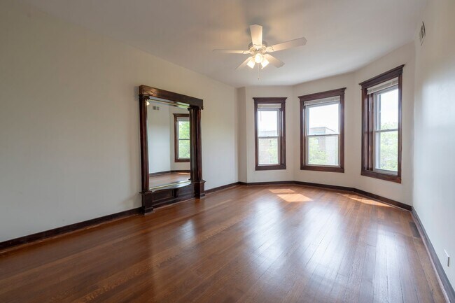 Building Photo - Spacious, Renovated 3 Bedroom 1 Bathroom