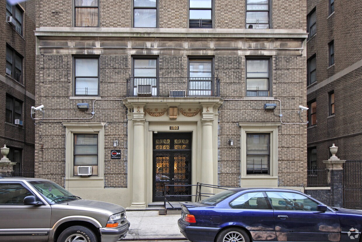 Building Photo - 659 W 162nd St
