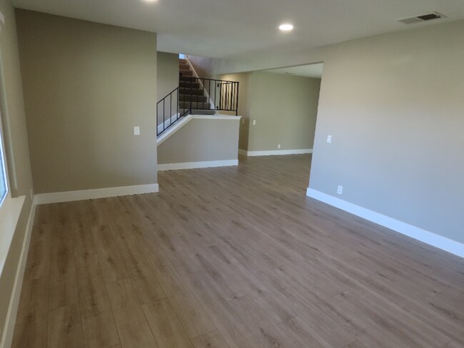 Foto del edificio - 11852 Crystal Ave