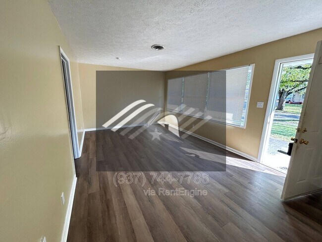 Foto del edificio - 4381 Marlowe St