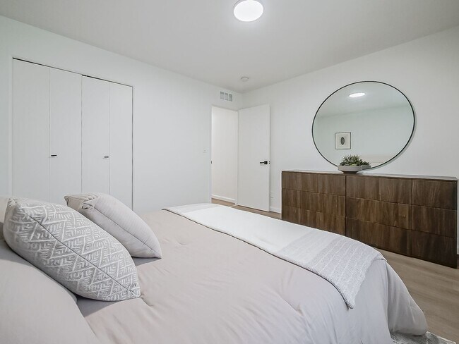 Foto del edificio - All New Luxury Living In Plymouth