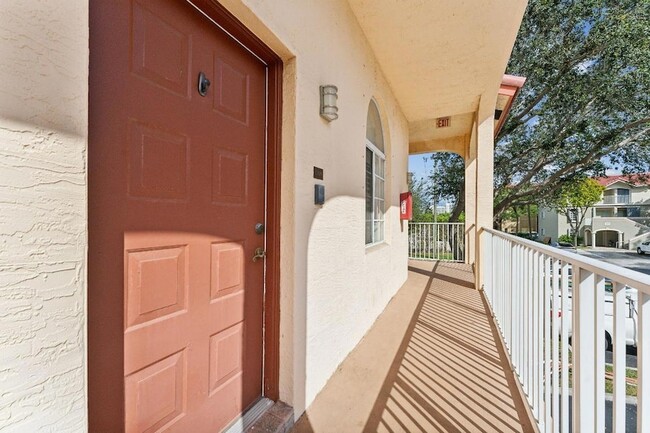 Building Photo - 2469 NE 14th St