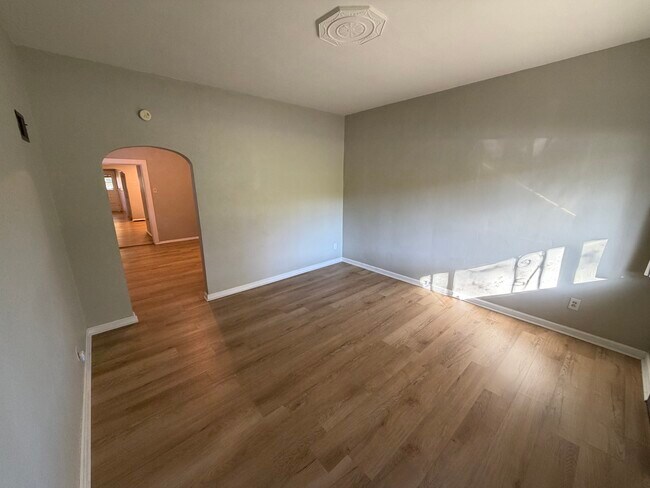 Foto del edificio - 5331 Arsenal St