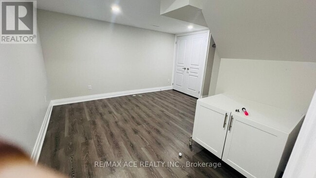 Building Photo - 2450 Bridle Rd